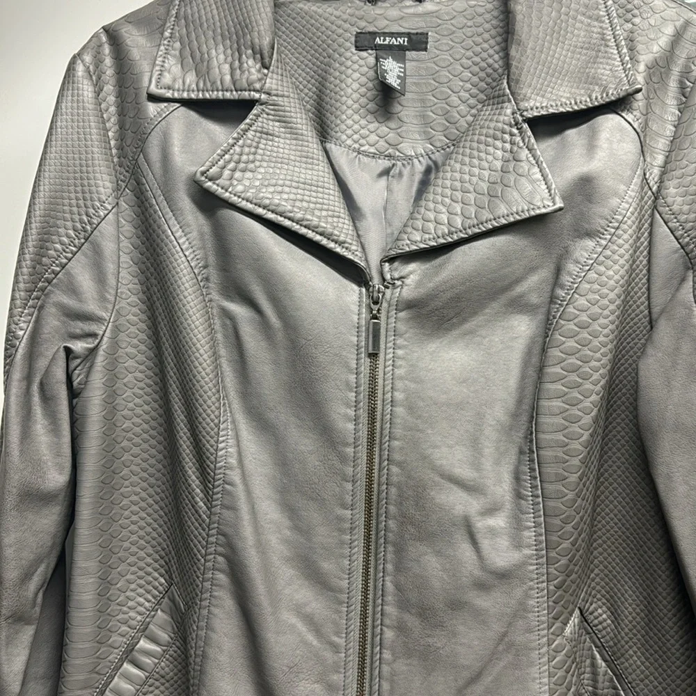 Women’s Faux Leather Alfani Bomber Jacket Zip Up Gray Snakeskin Large
